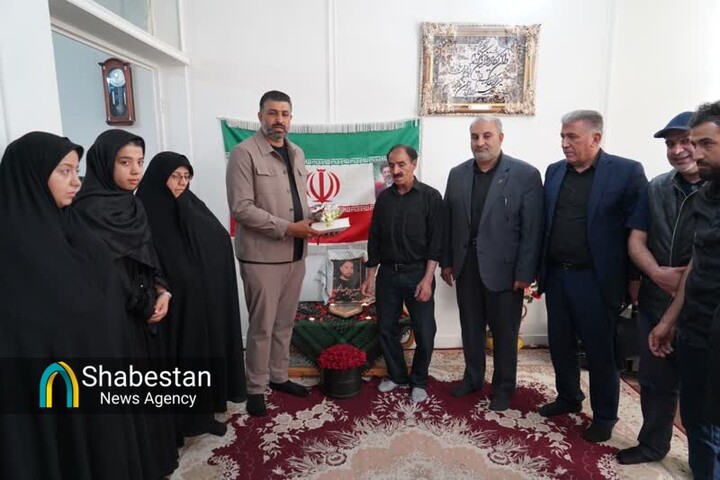 تقویت روحیه مقاومت و ایستادگی در ارتباط معنوی با شهدا