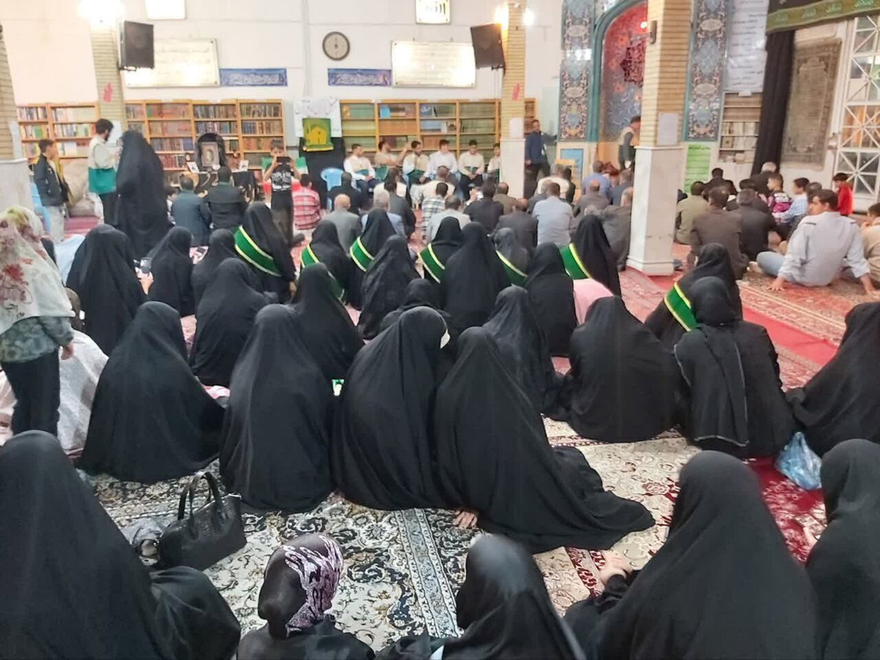 عطر رضوی در مسجد نورالمهدی(عج) شهرک رسالت پیچید؛ تجلیل از معلم نمونه در شبهای دهه کرامت