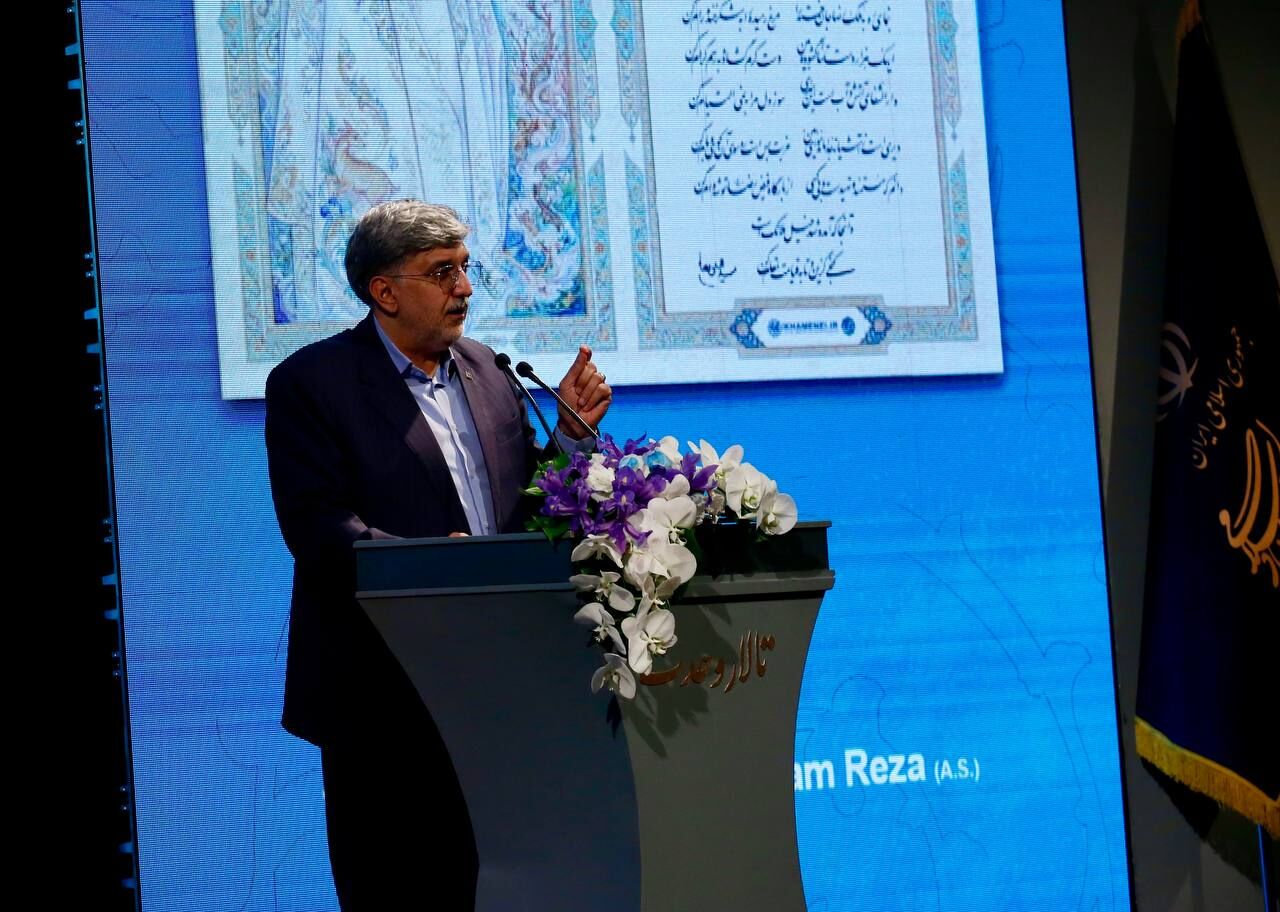 هنر هنوز دین خود را به امام رضا(ع) ادا نکرده است/ اعجابهای ایران را مدیون ثامنالحجج(ع) هستیم