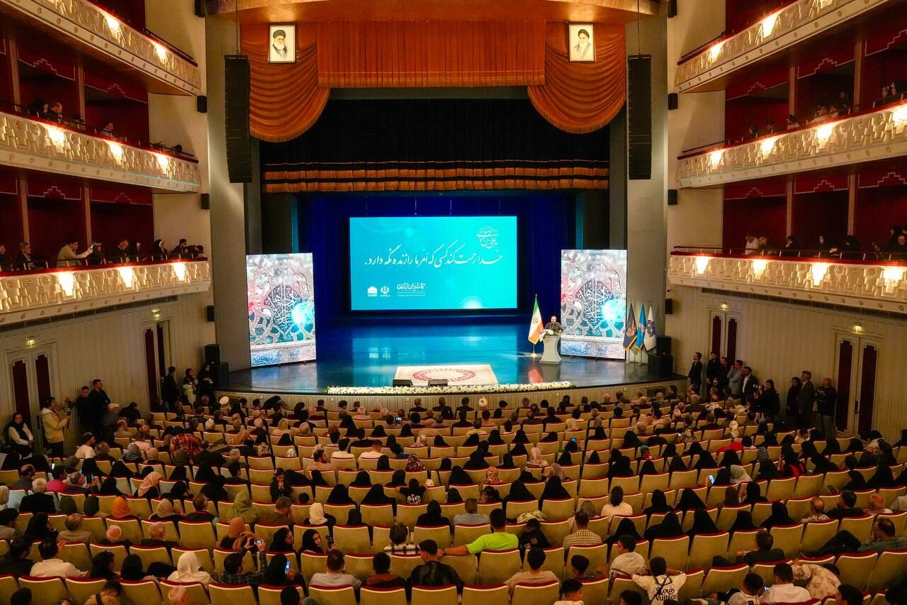 هنر هنوز دین خود را به امام رضا(ع) ادا نکرده است/ اعجاب‌های ایران را مدیون ثامن‌الحجج(ع) هستیم