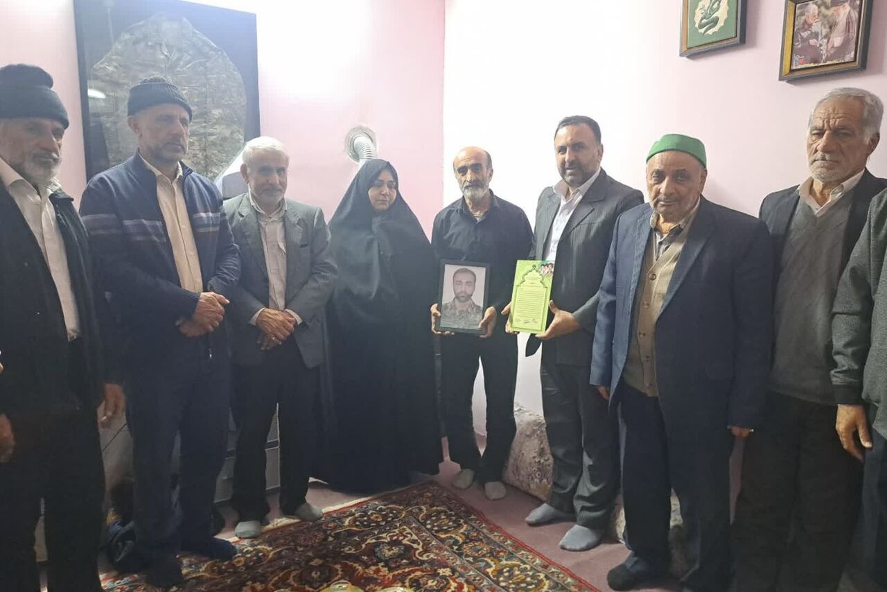 شهدا چراغ راه خدمت در مساجد هستند