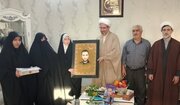 دیدار با خانواده‌ شهید امیدوار در بستان‌آباد