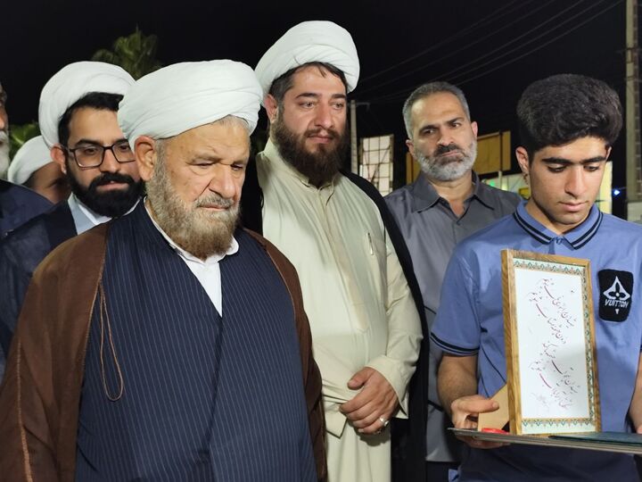 یادمان شهدا سند زنده مقاومت است