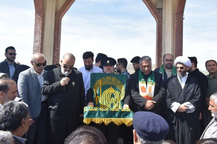 امام رضا (ع) ستون استوار وحدت و همدلی در جهان تشیع و ایران است