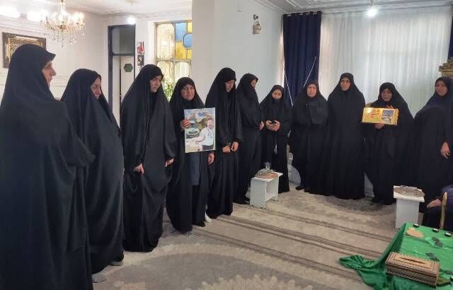 لبیک به توصیه رهبر؛ دیدار اعضای کانون «شهیدان خسروانی» با خانواده دو شهید جنگ رمضان