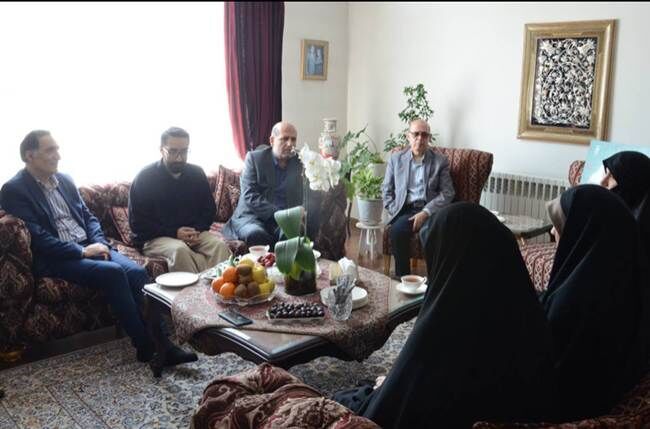 دیدار رئیس بنیاد شهید با خانواده معزز سردار شهید حاج عباس سعدآبادی