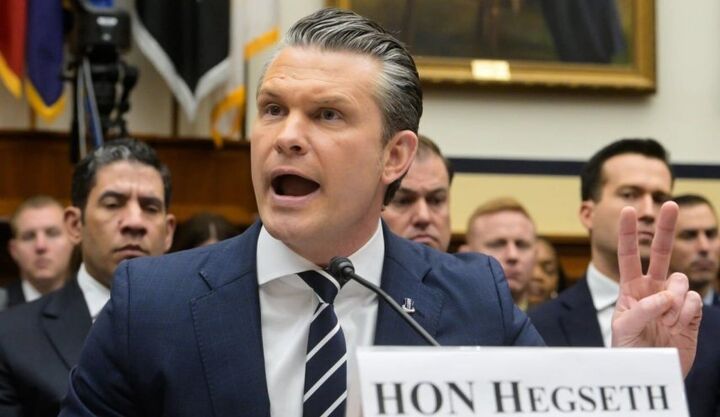 جدال در کنگره آمریکا بر سر جنگ ایران؛ تناقض گویی هگست