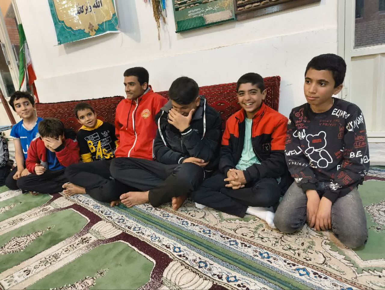 جشن میلاد نورانی امام رضا (ع) در روستای راوه دلیجان برگزار شد