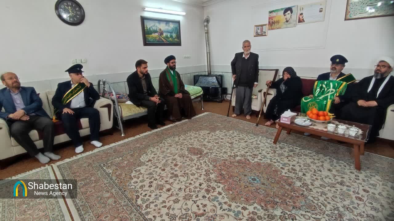 دیدار خادمان حرم رضوی با خانواده معظم شهدا و ایثارگران شهرستان الیگودرز