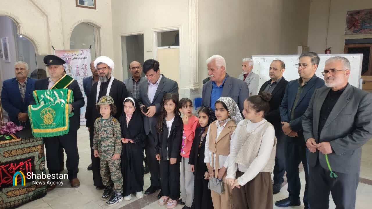 دیدار خادمان حرم رضوی با خانواده معظم شهدا و ایثارگران شهرستان الیگودرز