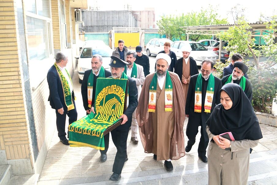 «زمزمه قدسیان»؛ پیوند شعر آیینی و فرهنگ کتابخوانی در سایه بیرق متبرک امام رضا(ع)
