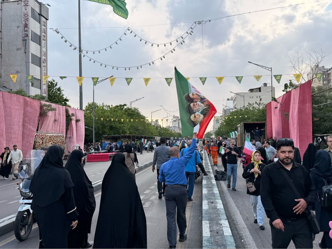 نبض شهر در دست مردم؛ از میدان امام حسین(ع) تا آزادی، جشنِ روایت و مقاومت