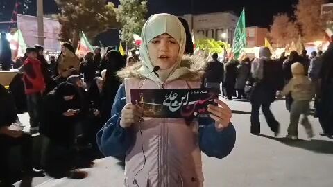 نسل نوجوان پای کار انقلاب در مسجد نبی‌اکرم (ص)