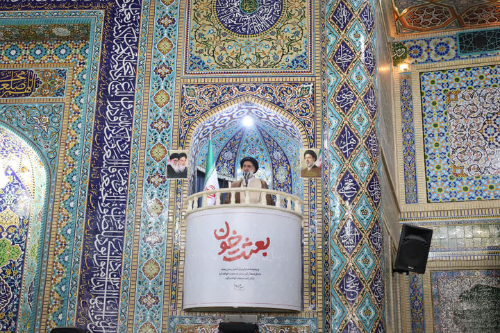 امام جمعه شهرکرد: مسئولان در برابر مشکلات مردم پاسخگو باشند