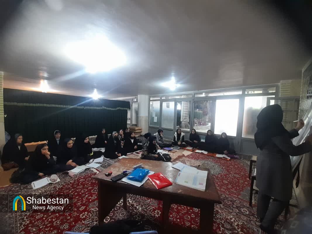 کلاس جبرانی در مسجد؛ جلوه تماشایی حضور نوجوانان در مساجد اصفهان