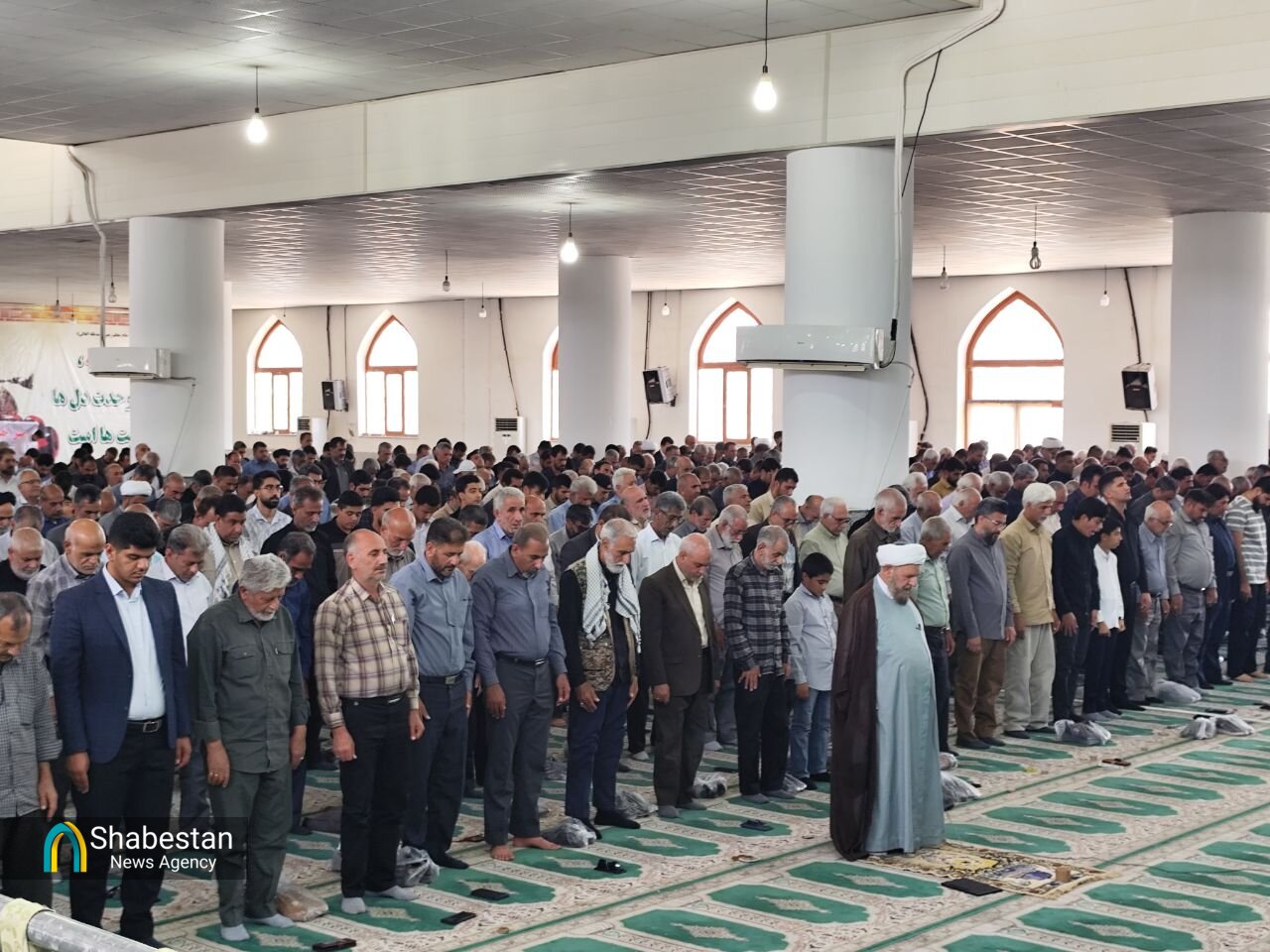 حضور گسترده مردم در نماز جمعه (۱۱ اردیبهشت ماه) جیرفت