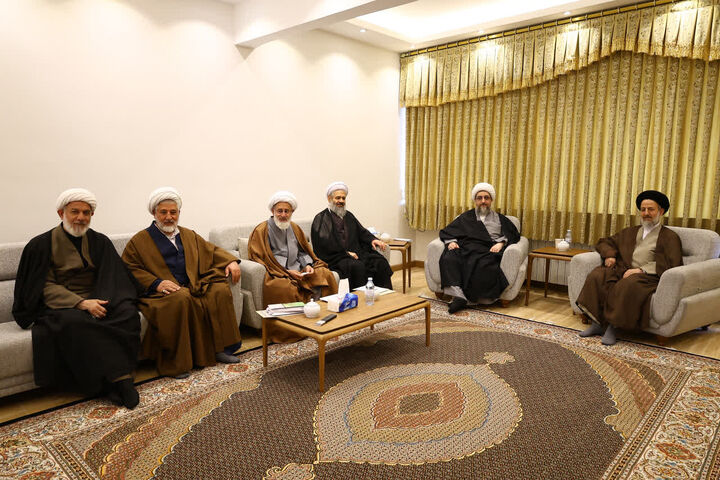 دیدار امام جمعه تبریز با جمعی از علمای پیشکسوت
