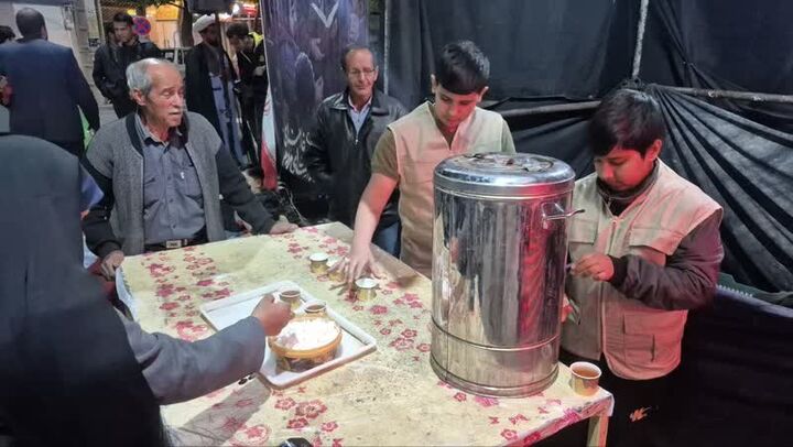 میدان‌داری بچه‌ مسجدی‌ها در بروجن؛ وقتی مسجد به پایگاه امید و همدلی تبدیل می‌شود