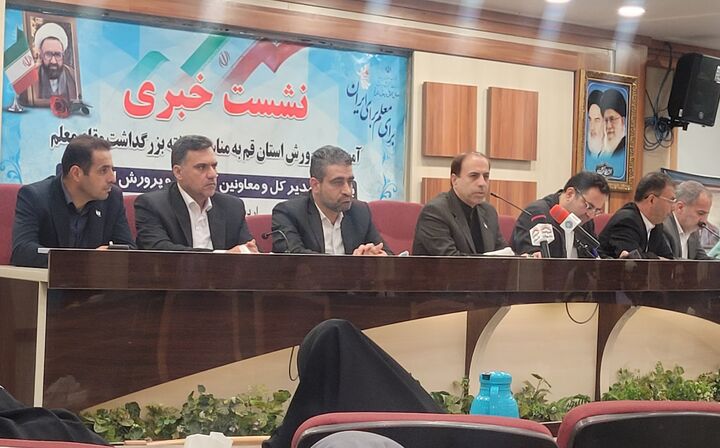 معلمان، جهادگران خط مقدم جهاد تبیین و تعلیم و تربیت هستند