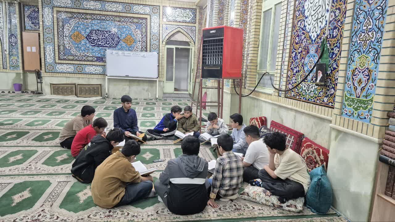 میدانداری بچه مسجدیها در بروجن؛ وقتی مسجد به پایگاه امید و همدلی تبدیل میشود