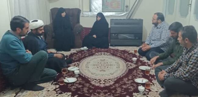 دیدار اعضای کانون فرهنگی شهید بابانظر مشهد با خانواده شهید فقیری