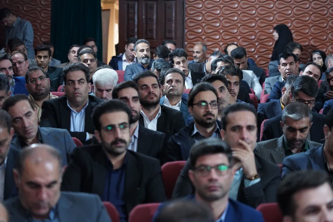 گرامیداشت معلمان یک وظیفه همگانی برای دولت و ملت است