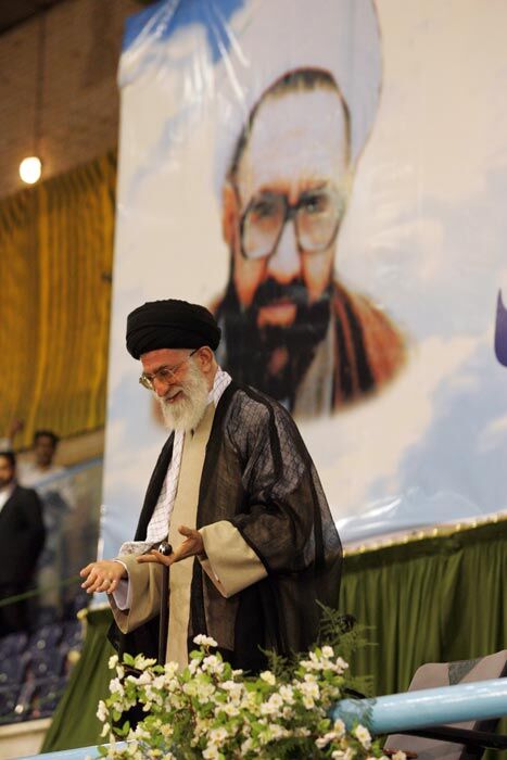 زندگی در کرمان، معلمان کرمانی، یاران دیرین/ راز دلبستگی رهبر شهید به دیار کریمان