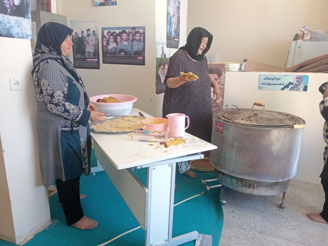 از دل مسجد تا خط مقدم همدلی؛ عطر نان «کاکولی» مرغملک برای رزمندگان اسلام