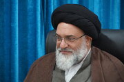 مسجد باید پایگاه انقلاب و مقاومت مردم در برابر توطئه دشمنان باشد
