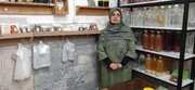 از آشپزخانه تا اشتغال هفت خانواده/ روایت «دختر بابا» از کارآفرینی با طعم ترشی
