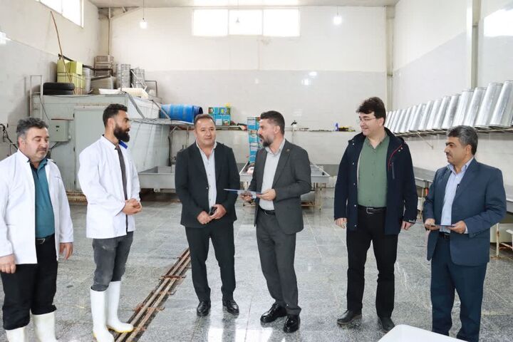 کارگران و تولیدکنندگان، سربازان خط مقدم جنگ اقتصادی هستند