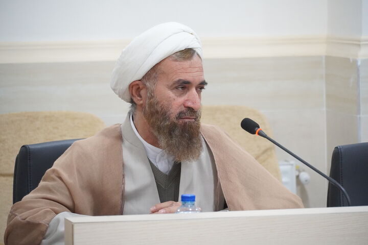 ائمه جماعات مساجد به عنوان سرباز و فرمانده میدان فرهنگی عمل کنند