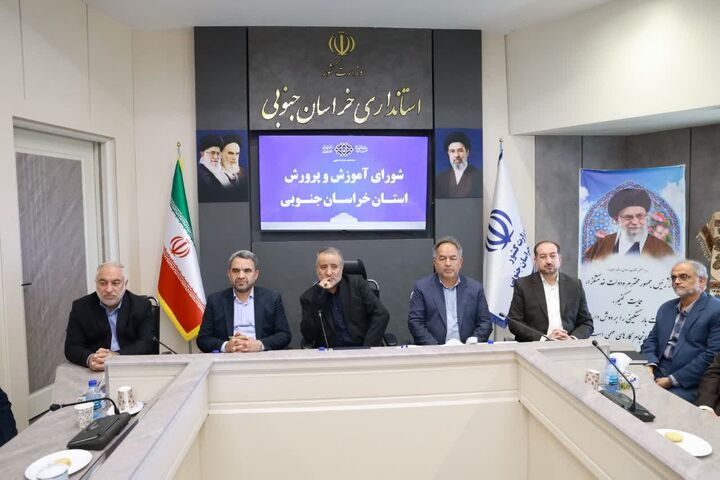 معلمان، خط مقدم جهاد تبیین و اقتدار علمی کشور هستند