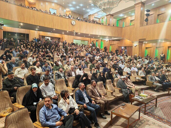 ٨٠ جهادگر کشور در همایش سفیران امید تجلیل شدند
