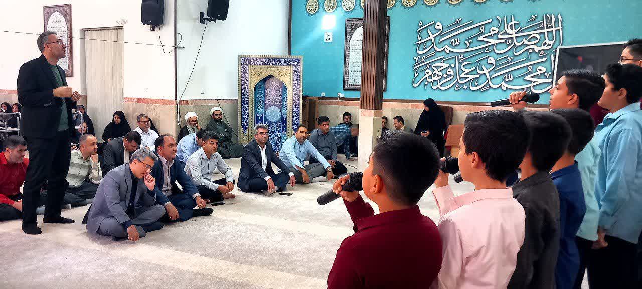 گروه سرود نسل ظهور سمنان «ایران آبادم» را اجرا کردند