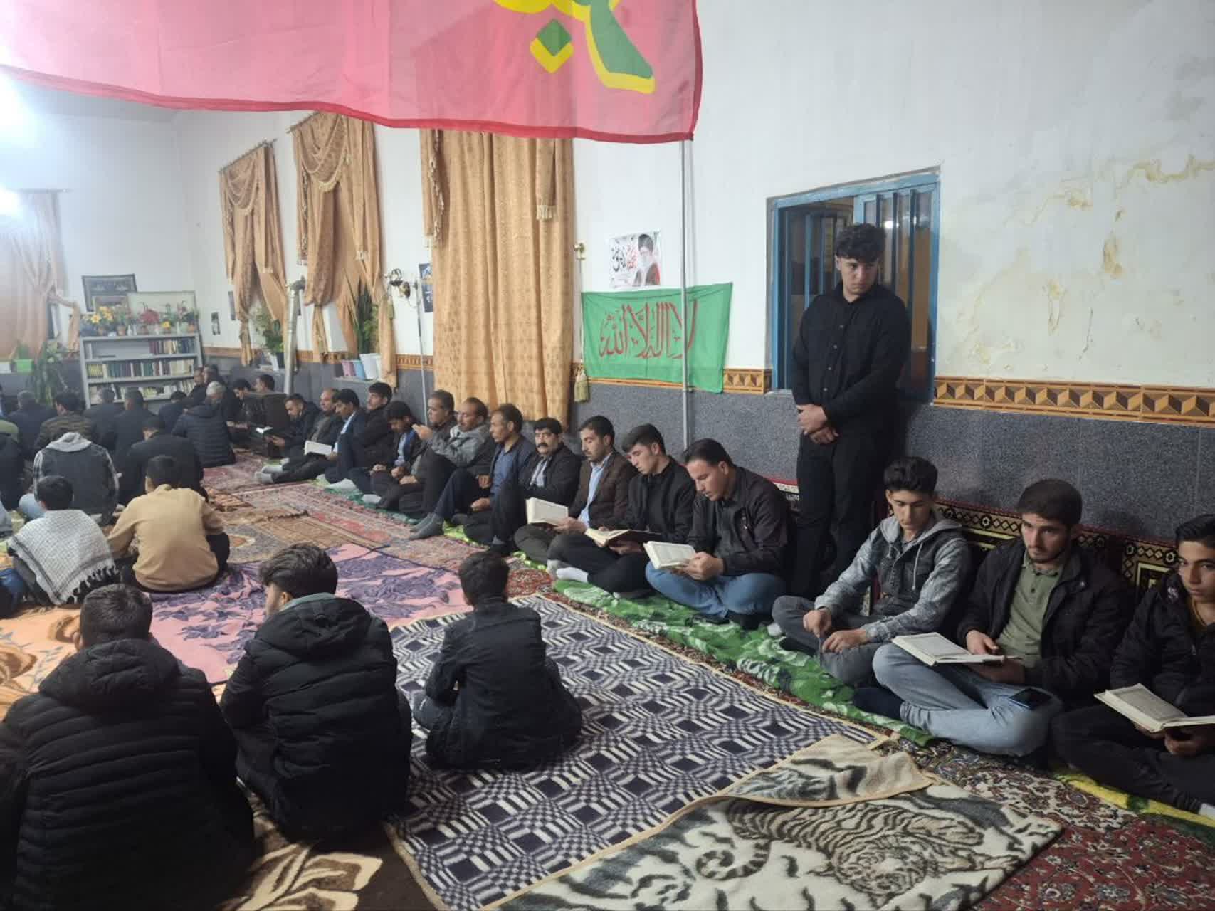 محفل قرآنی نوجوانان در چهاربرج؛ یادبود شهدا و رویش نسل نور