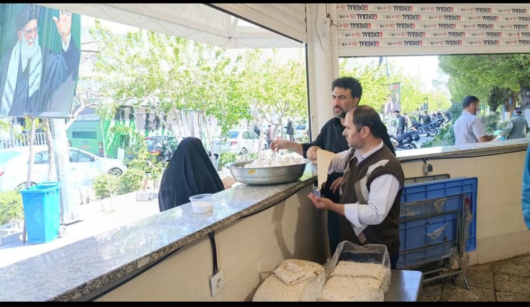 روایتی از خدمات موکب باب النجاه الامه  در قلب چهار راه ولیعصر(عج) 