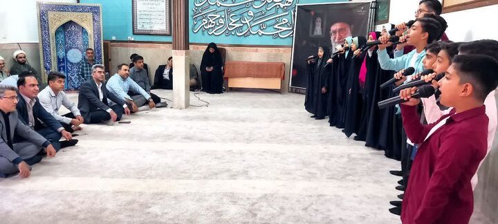 گروه سرود نسل ظهور سمنان «ایران آبادم» را اجرا کردند