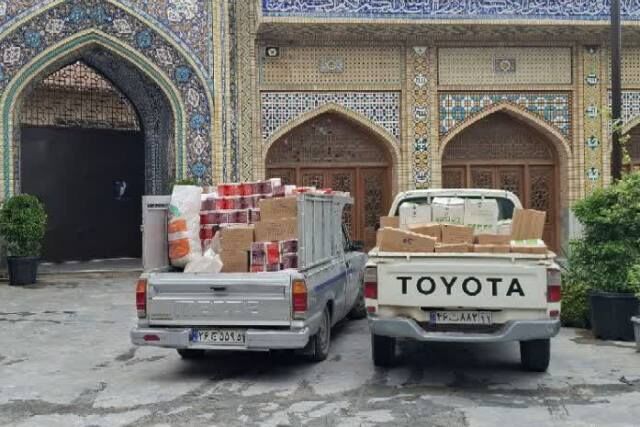 ارسال مواد غذایی برای جهادگران بازسازی منازل آسیب‌دیده