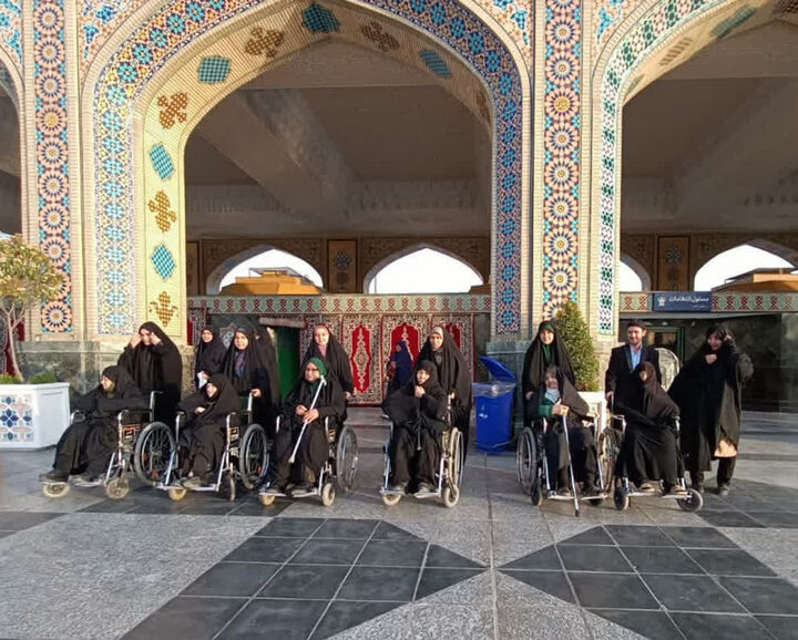چشم سالمندان محله التیمور مشهد به گلدسته‌های حرم روشن شد