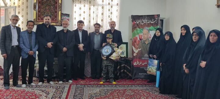 دیدار مدیر کل و معاونین صداوسیمای استان سمنان با خانواده شهید جنگ رمضان 