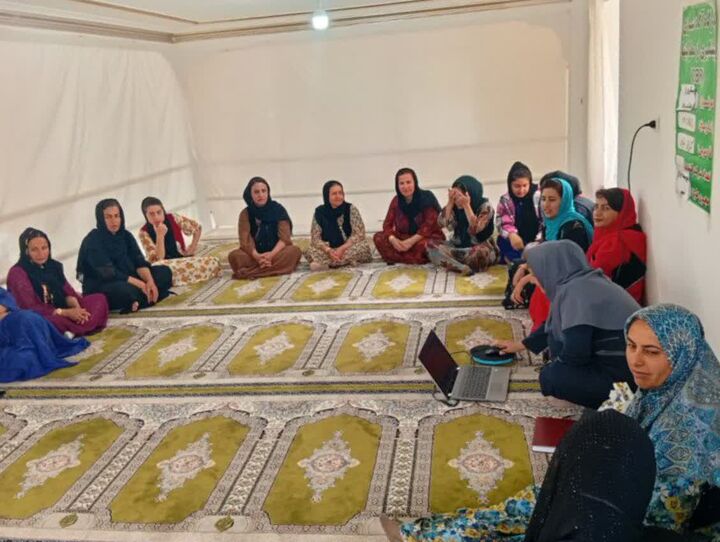 برگزاری کارگاه پیشگیری از معلولیت‌ها در سروآباد/ آموزش بانوان در مسجد روستا