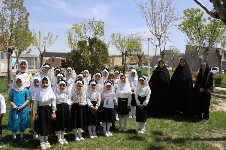 بچه‌های کانون فرهنگی هنری شهدای تلخاب، از معلمان جهادی  قدردانی کردند