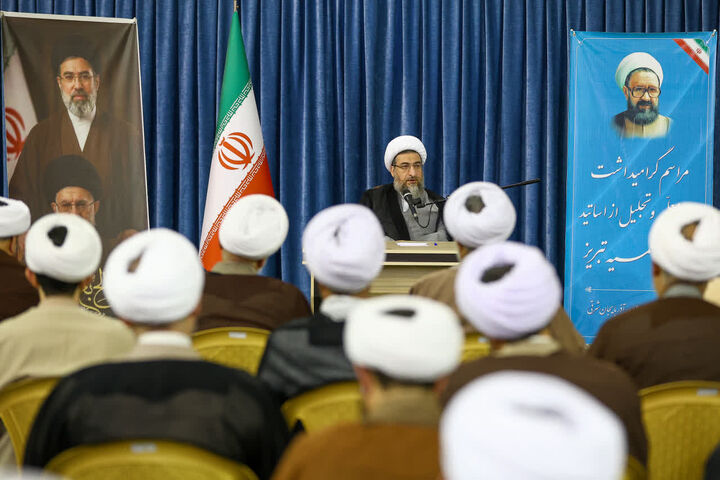 بسیاری از مساجد در شهرستان‌ها خالی از روحانی مانده‌اند