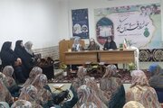قرآن نسخه نجات جامعه و محور عزت دختران ایرانی است