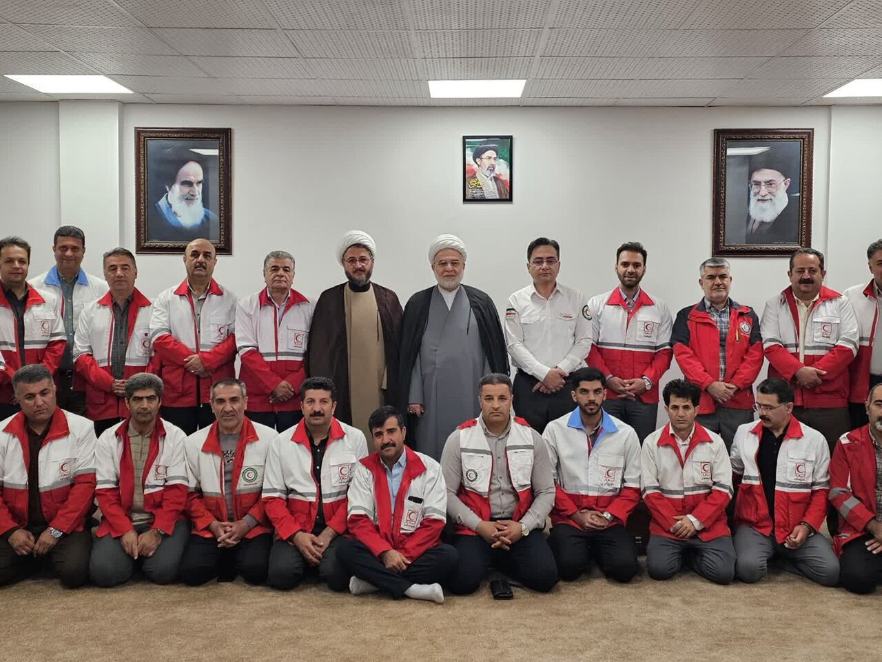 جنگ ۴۰ روزه اخیر آزمون بزرگ همدلی و ایثار ملت ایران
