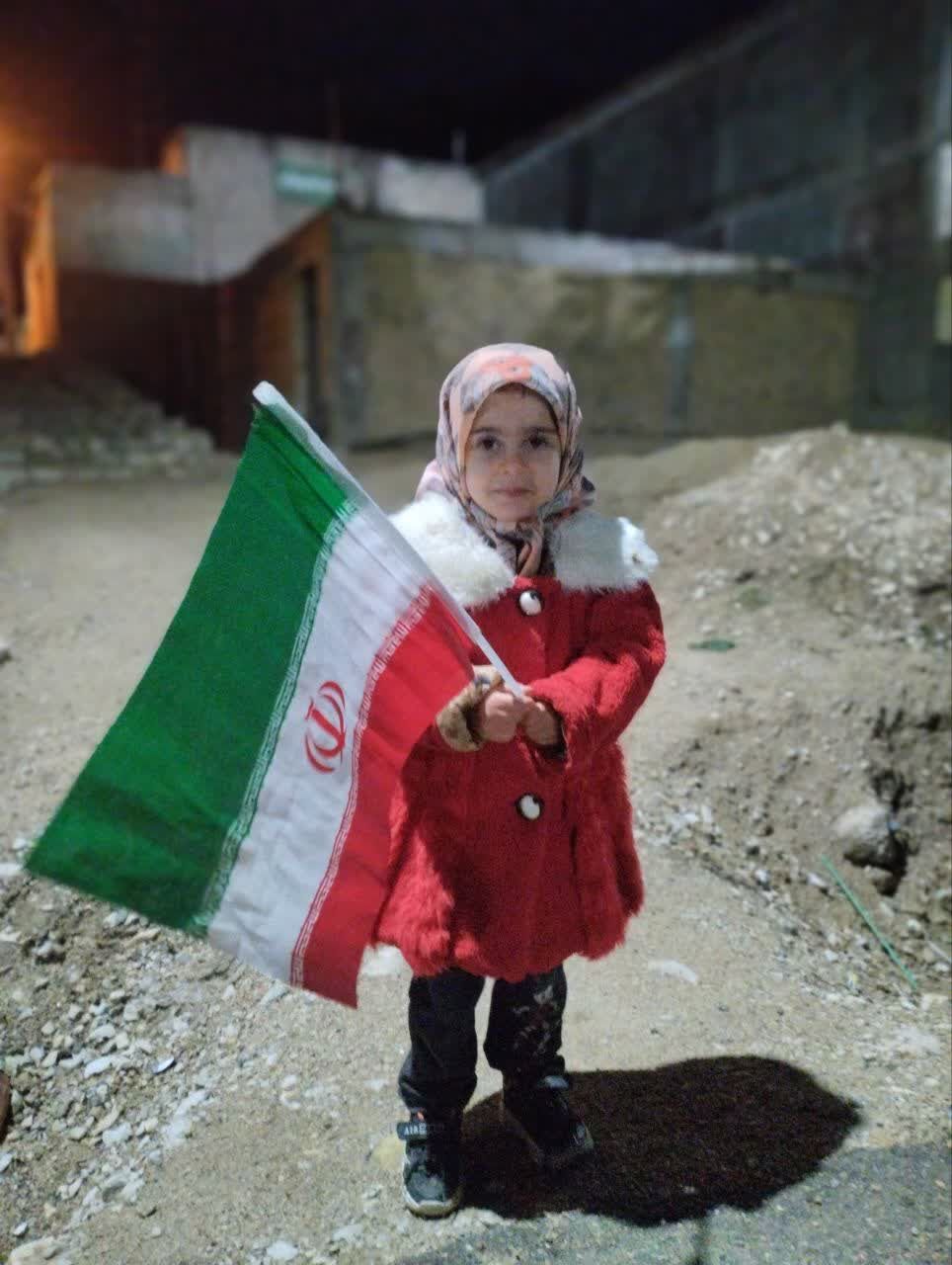 از دل زاگرس تا قاب نقاشی‌های کودکانه؛ میدان‌داری نوجوانان مسجدی‌ چلگرد در روایت عشق به وطن