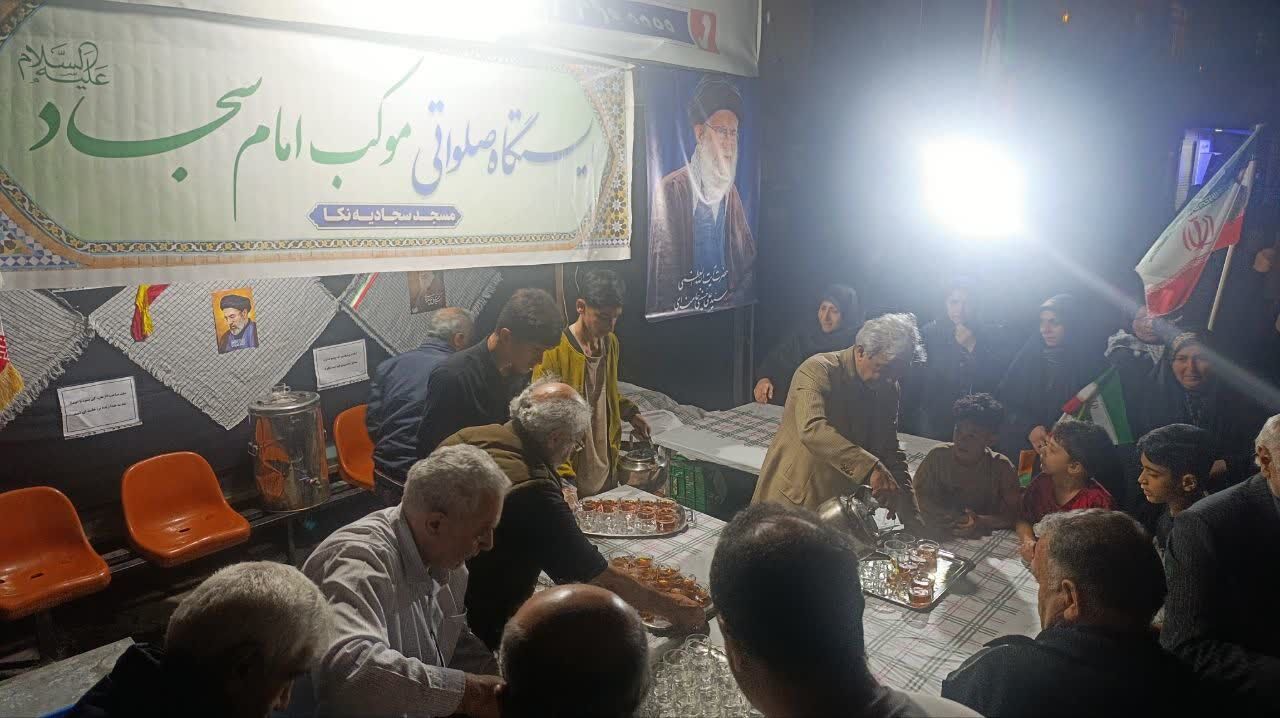 ایستگاه صلواتی مسحد سجادیه نکا؛ جلوه‌ای از همدلی مردمی در اجتماع اقتدار