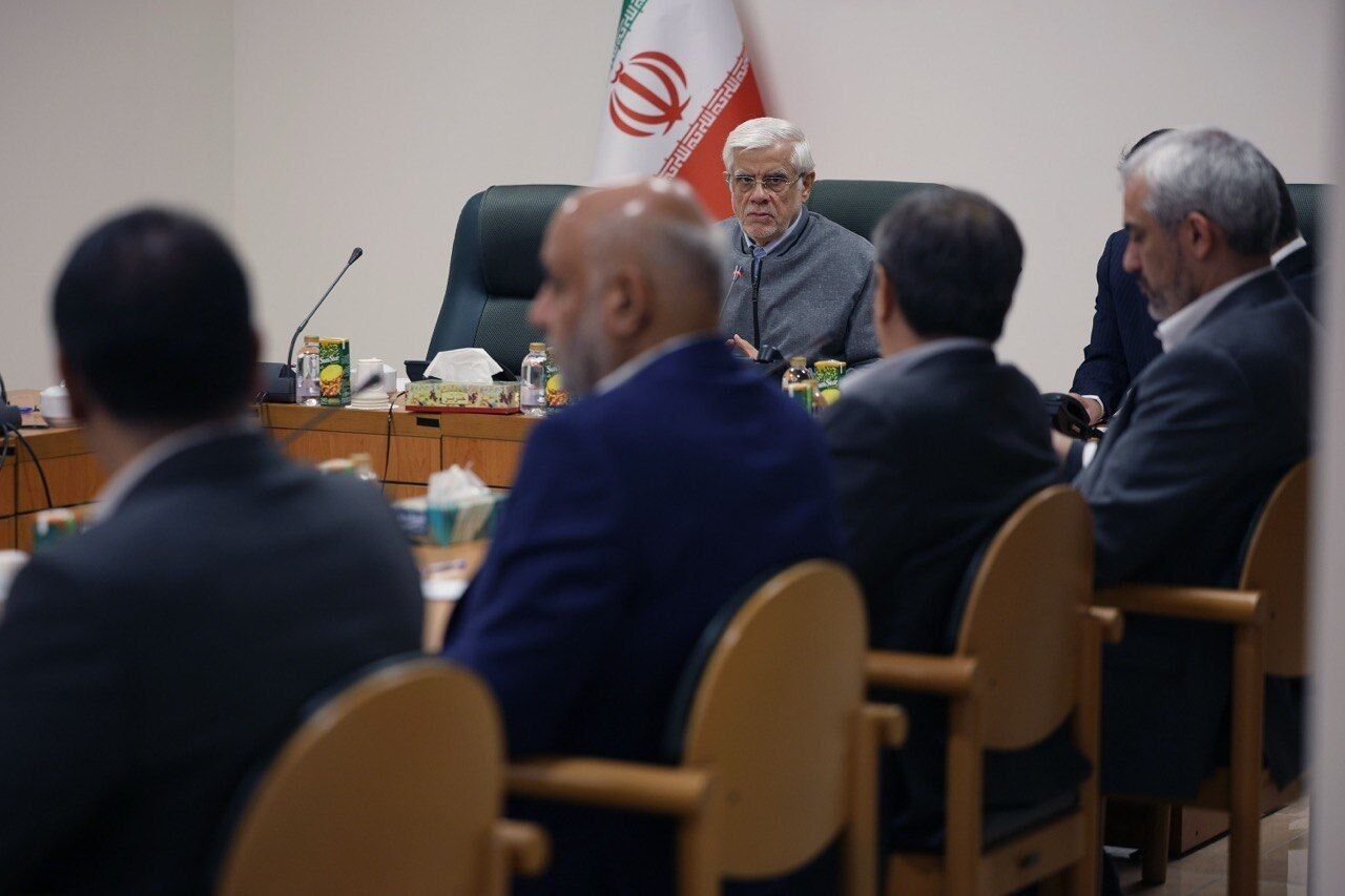 عارف: برنامه‌های اقتصادی در تراز جایگاه جدید ایران طراحی شود