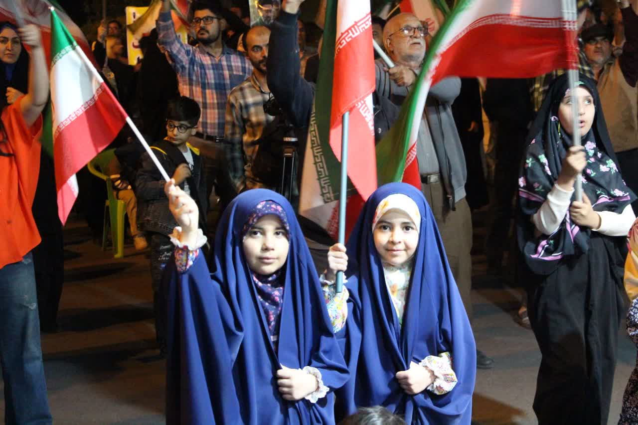 جلوه همدلی و اتحاد در مسجد آشتیانیها با حضور پررنگ خانوادهها و نوجوانان